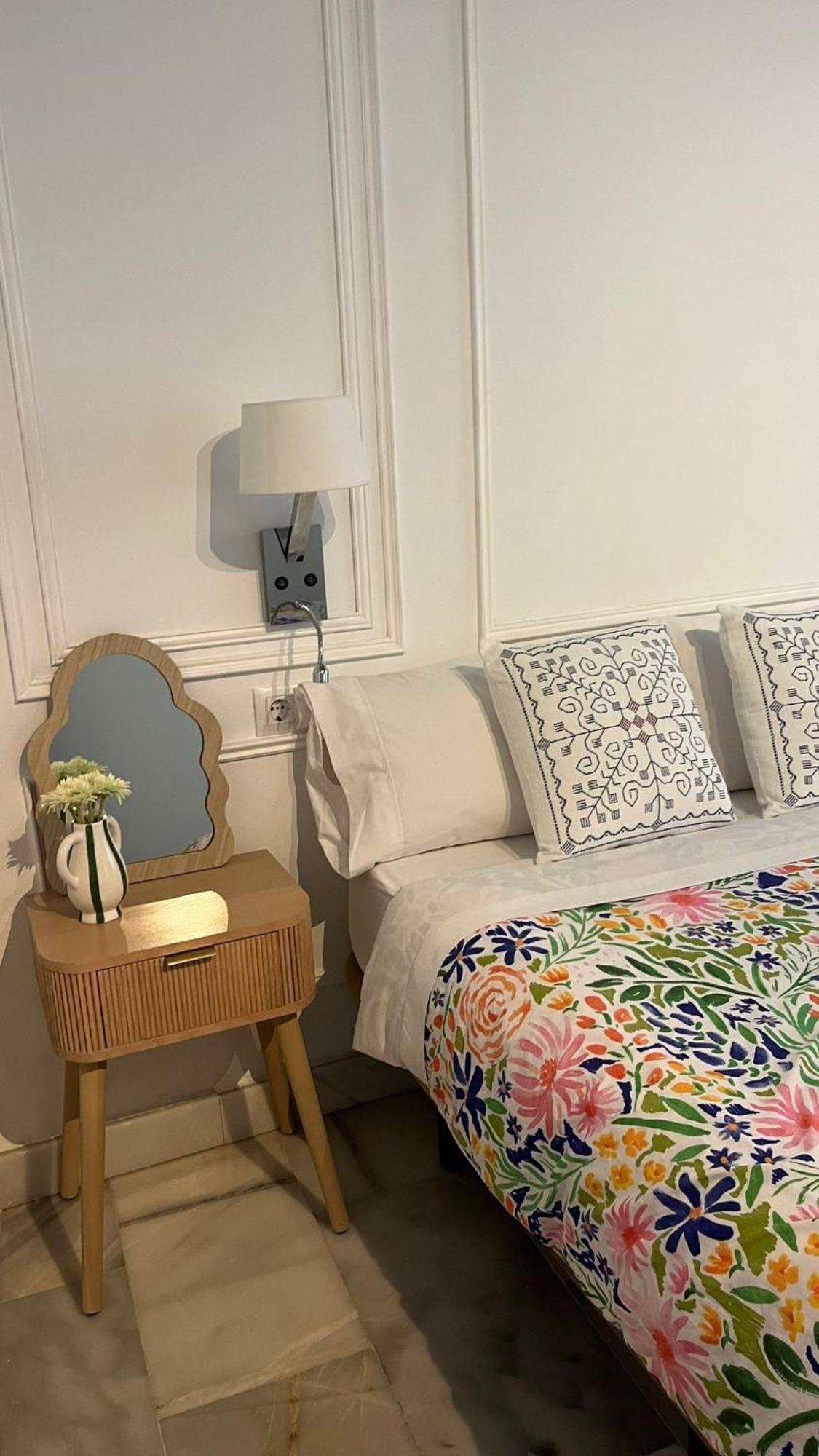 Apartamento En Casco Antiguo - Plaza De La Gavidia Séville Extérieur photo